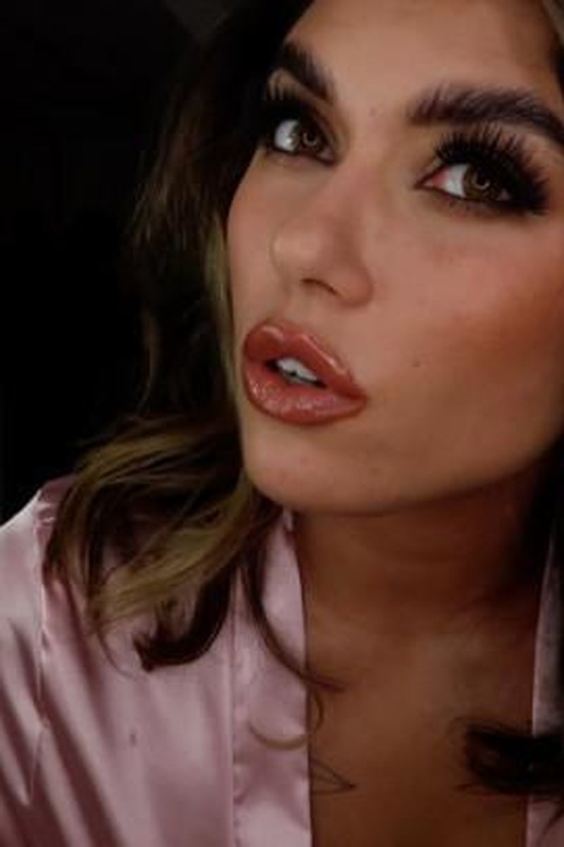 Makeup Tutorial - Screenshot 1 of 4 - Face Fetish