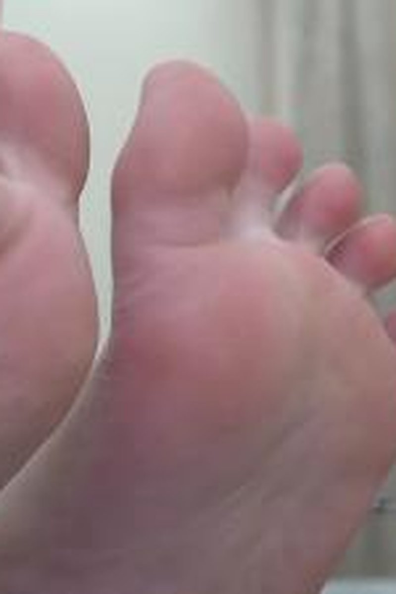 Grace My Bare Wrinkled Soles Need Your Tongue! - Screenshot 1 of 4 - Foot Fetish