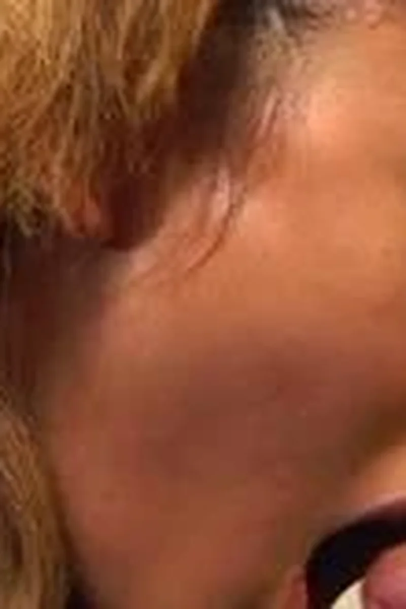 Kimi - Screenshot 1 of 4 - Lesbian