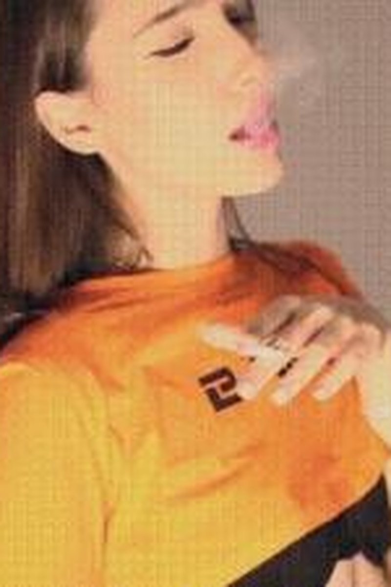 Smoke Break - Screenshot 1 of 4 - Bitch