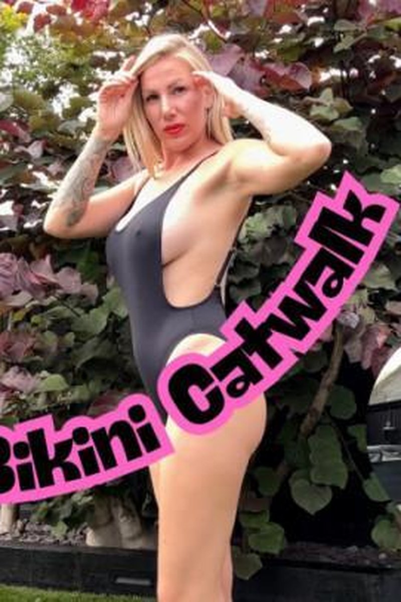 Bikini Catwalk - Screenshot 1 of 4 - Big Tits