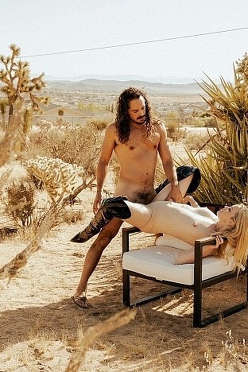 Desert Rose - Screenshot 1 of 4 - Outdoors