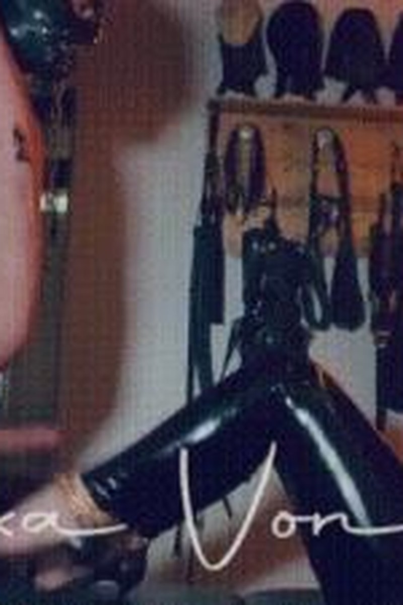 Kicked & Teased - Screenshot 1 of 4 - Domination