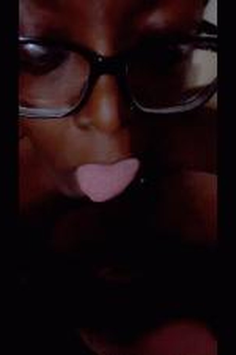 Licking - Screenshot 1 of 4 - Natural Tits