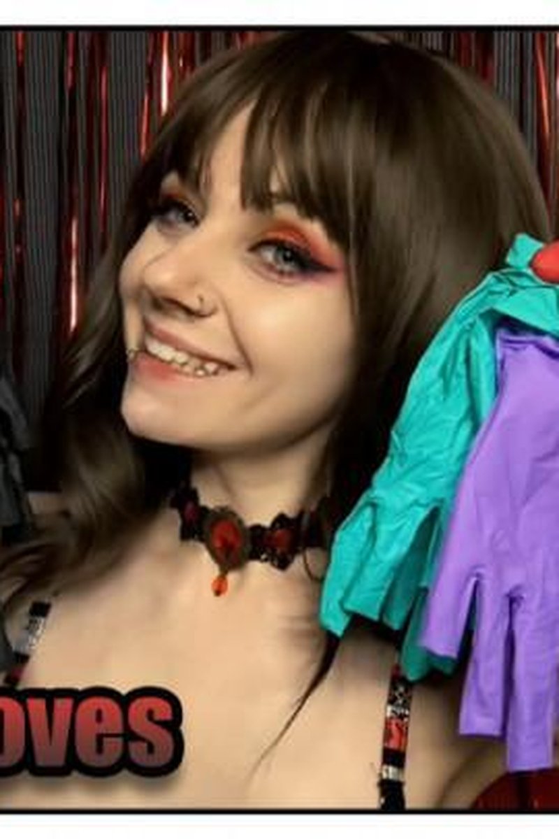 Fitting Gloves - Screenshot 1 of 4 - Babes