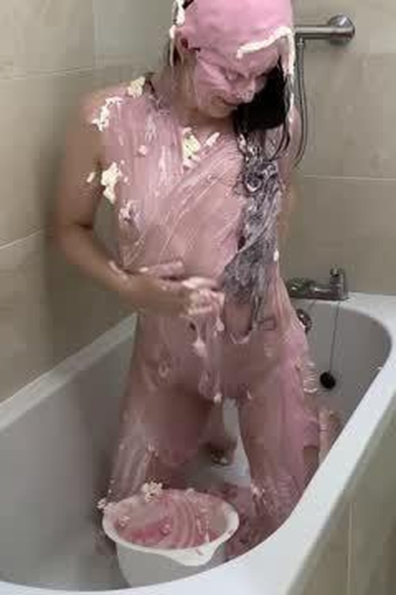 Lick Me Clean - Screenshot 1 of 4 - Adorable