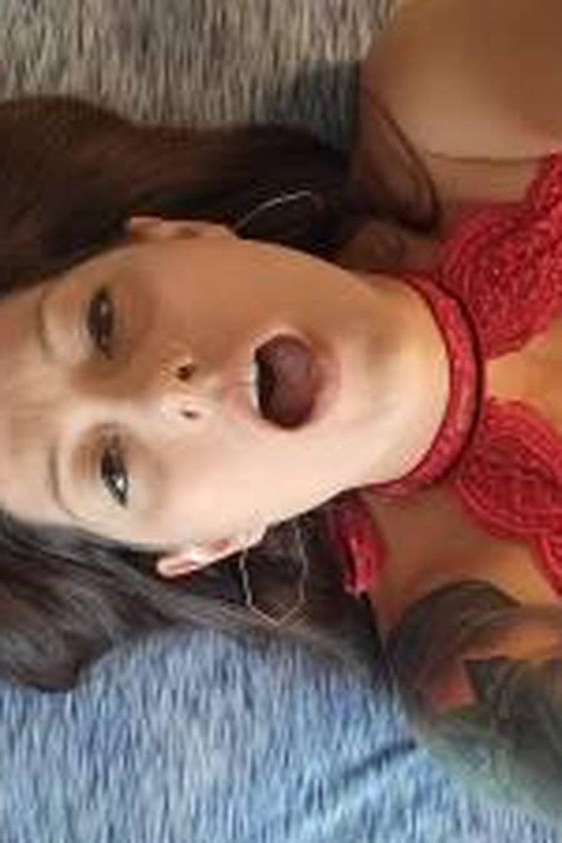 Finger Inside Cherryspoppin - Screenshot 1 of 4 - Big Tits