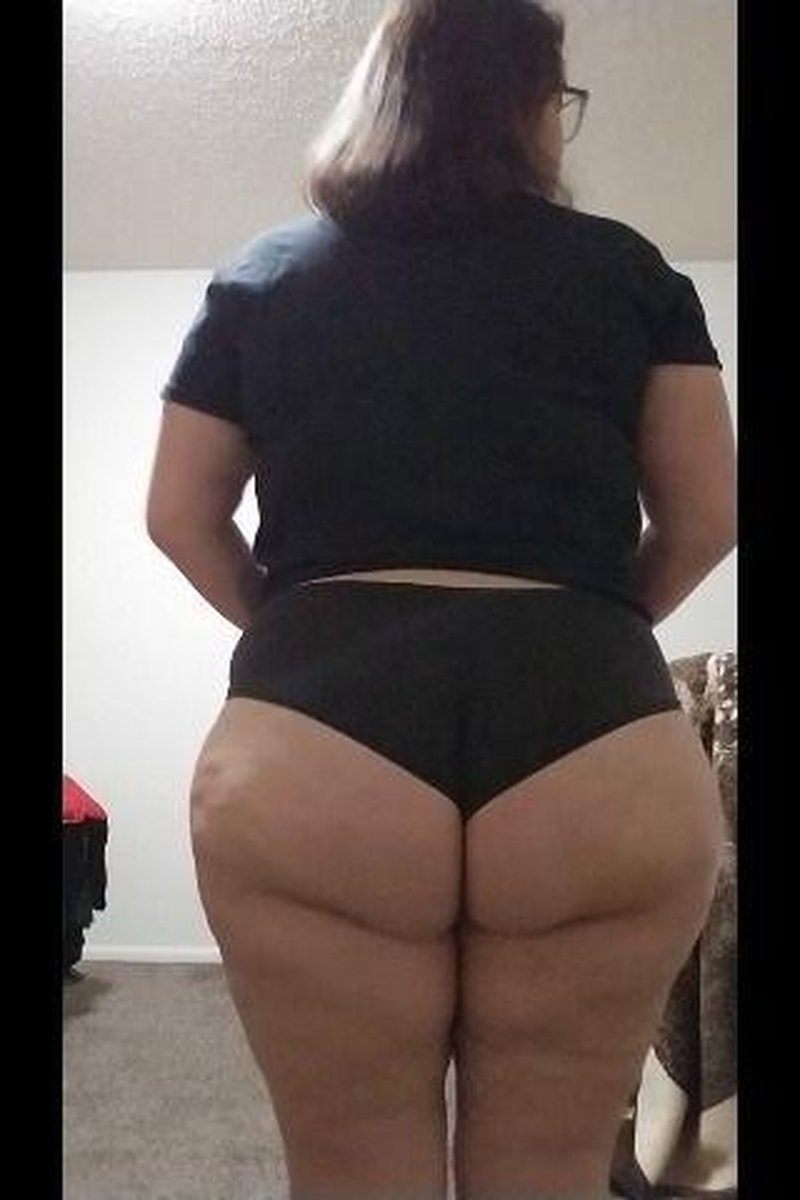 Ass Lifting - Screenshot 1 of 4 - Ass Fetish