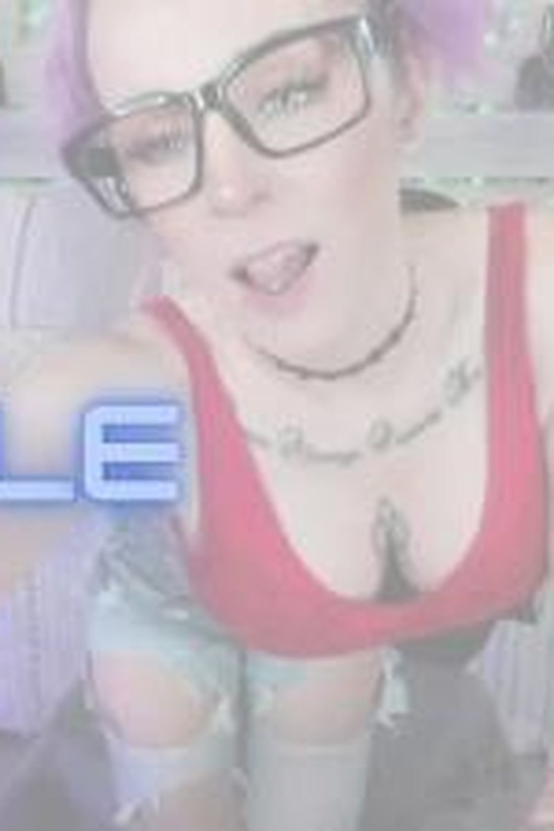 Double D Devotee - Screenshot 1 of 4 - BDSM