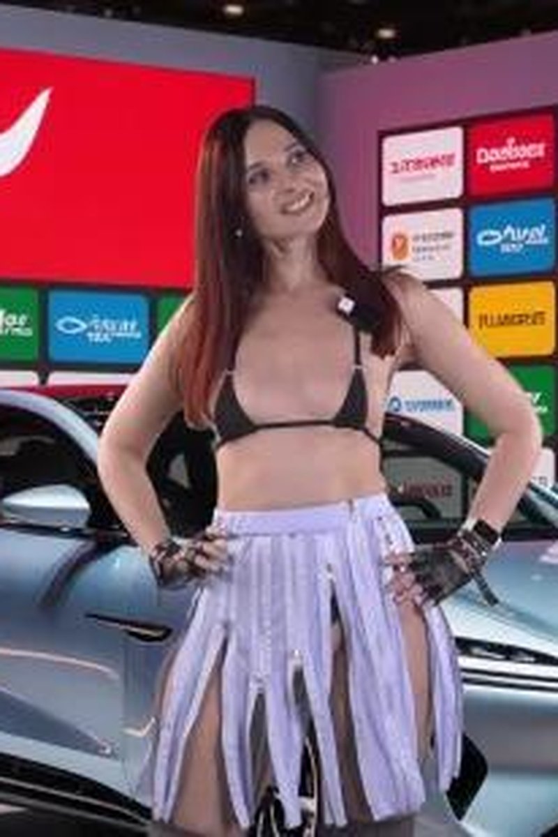 Teachers Secret Side Job Exposed - Screenshot 1 of 4 - Auto Show
