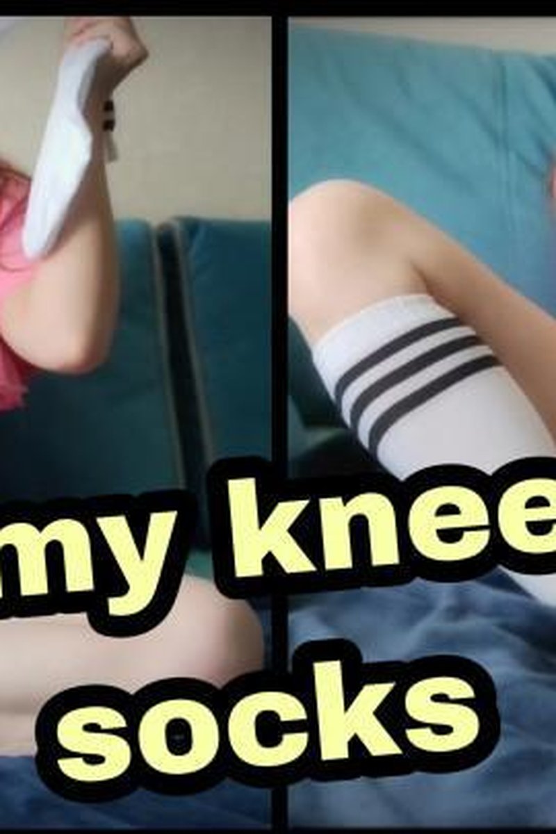 I Lick My Knee-High Socks - Sockfetish - Screenshot 1 of 4 - Foot Fetish