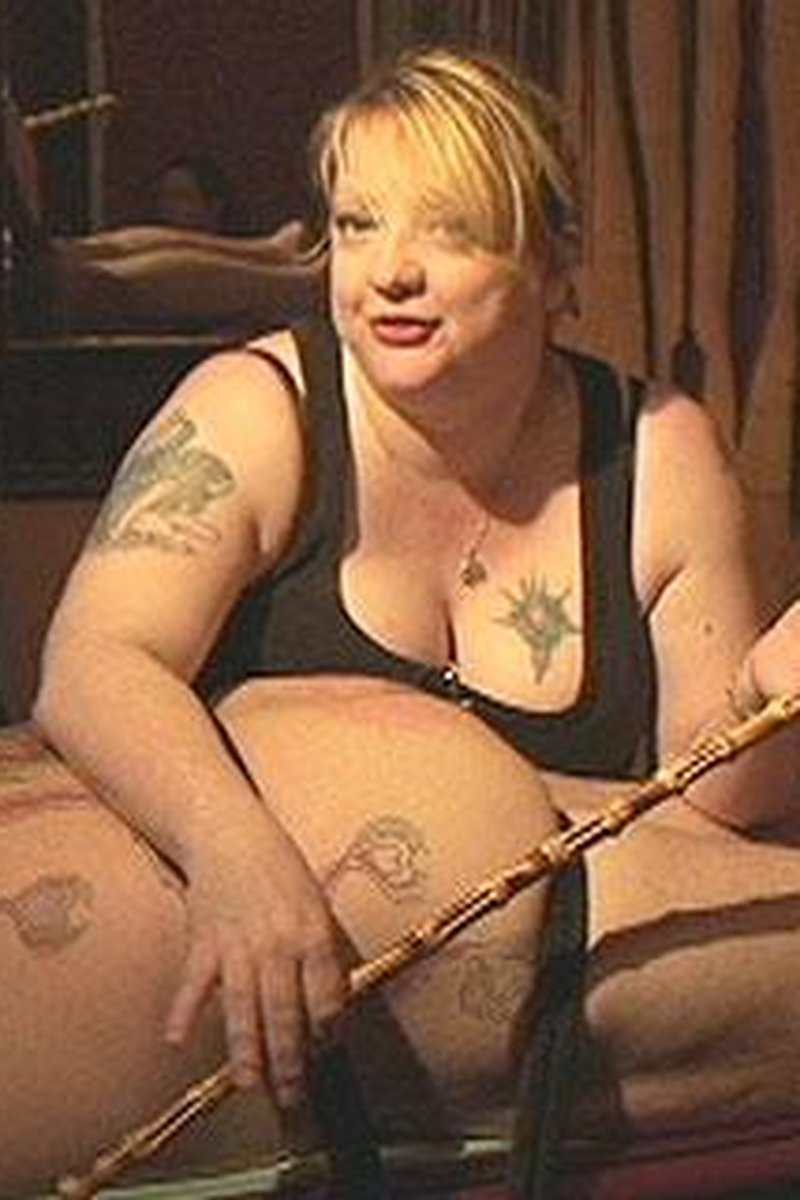 Judicial Caning - Screenshot 1 of 4 - Pain