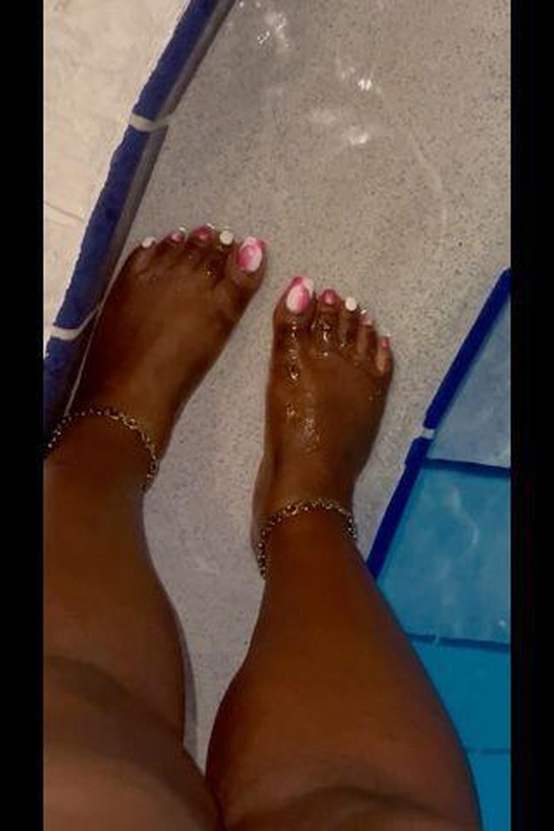 ASMR Pool Side - Screenshot 1 of 4 - BBW