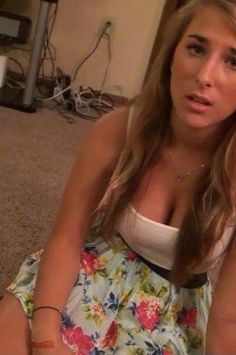 Trained Bimbo 3 - Screenshot 1 of 4 - Domination