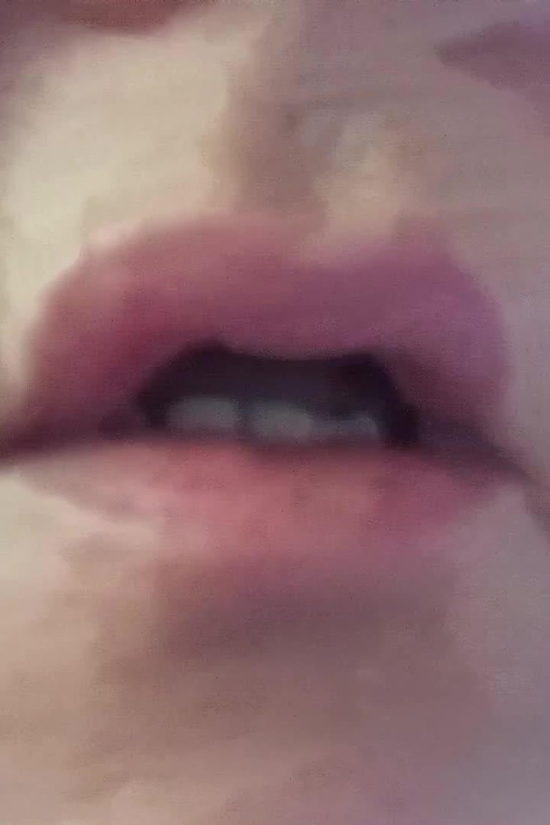 Bad Breath - Screenshot 1 of 4 - Mouth Fetish