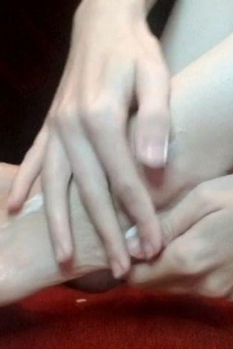 Foot Tease - Screenshot 1 of 4 - Foot Fetish