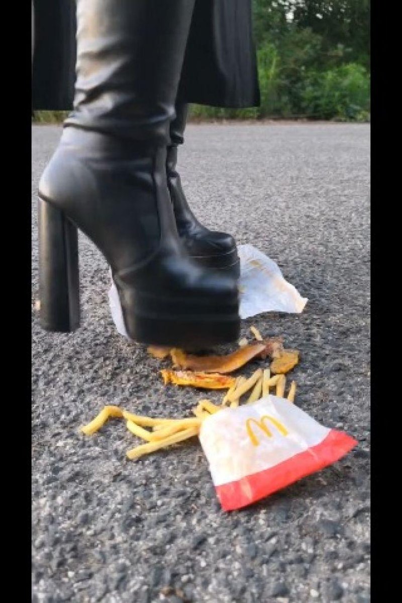 Crush Hamburger - Screenshot 1 of 4 - Boots