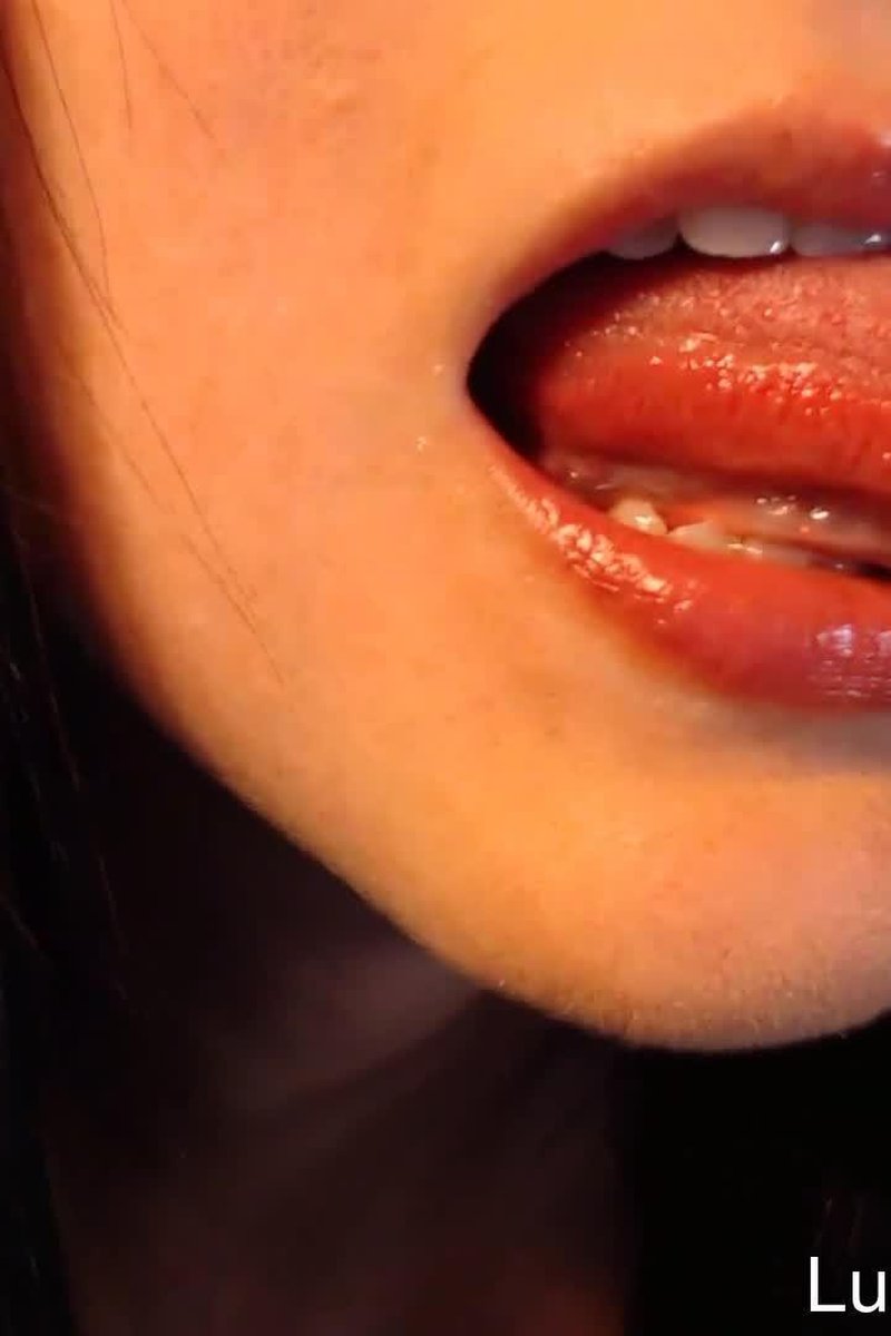 Luscious Lopez Tongue - Screenshot 1 of 4 - Brown Hair