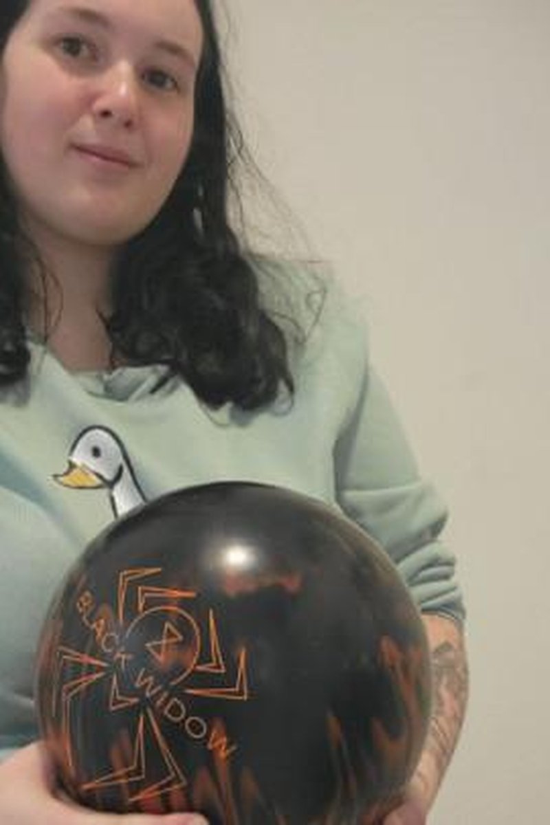 Bowling Exercise Fail - Screenshot 1 of 4 - Blowjob