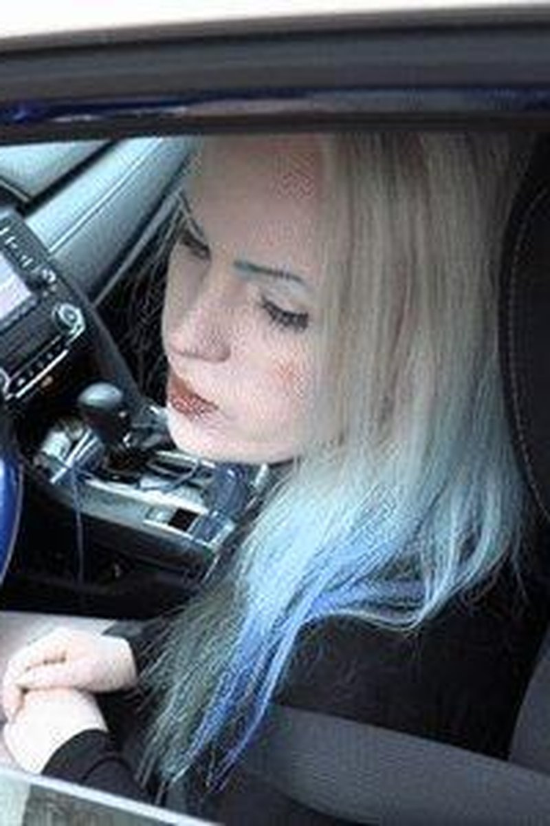 Embarrassing Mistake (Mp4 1080P) - Vonka Romanov - Screenshot 1 of 4 - Almost Pissing Herself