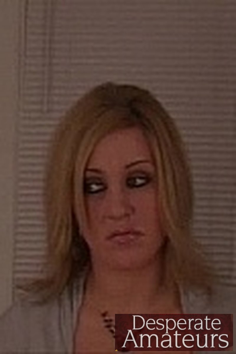 Nikki - Screenshot 1 of 4 - Blond Hair