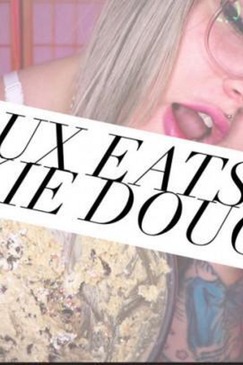 Bijoux Eats Cookie Dough - Screenshot 1 of 4 - BBW