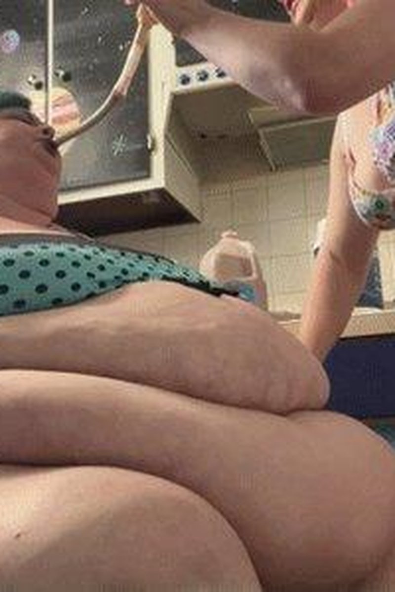 Funnel Feeding Compilation Sd - Screenshot 1 of 4 - BBW