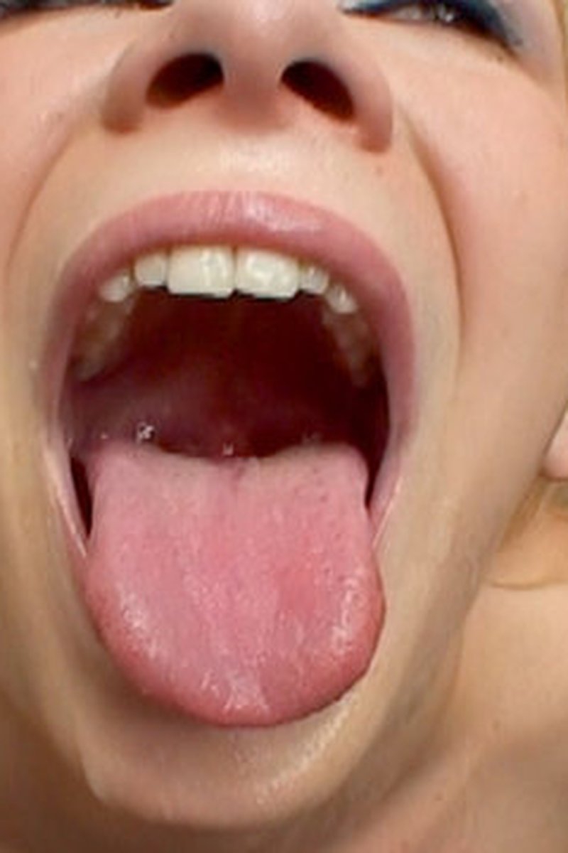 Trinity James - Screenshot 1 of 4 - Blowjob