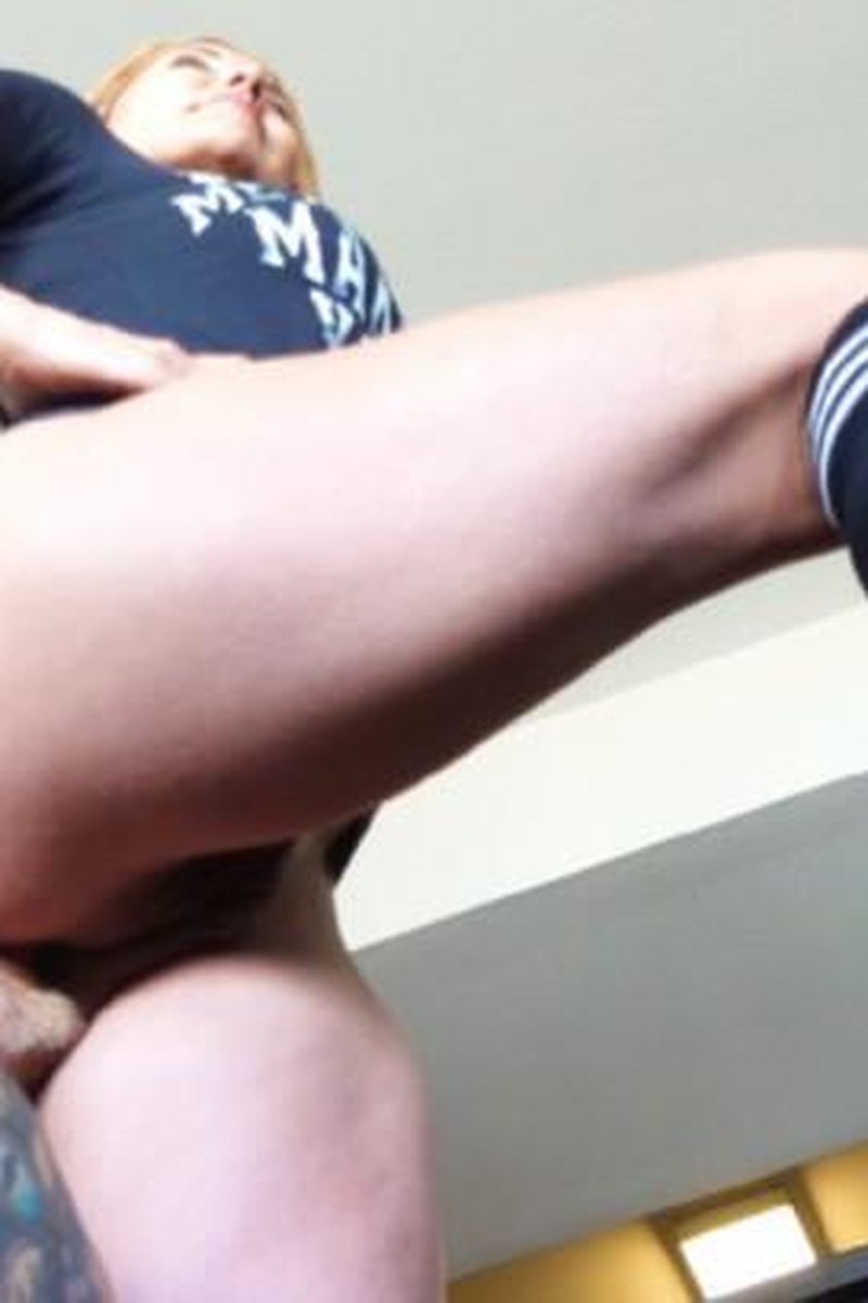 Lil Beta Slut Worships Hot Goddess Booty - Screenshot 1 of 4 - Ass Fetish