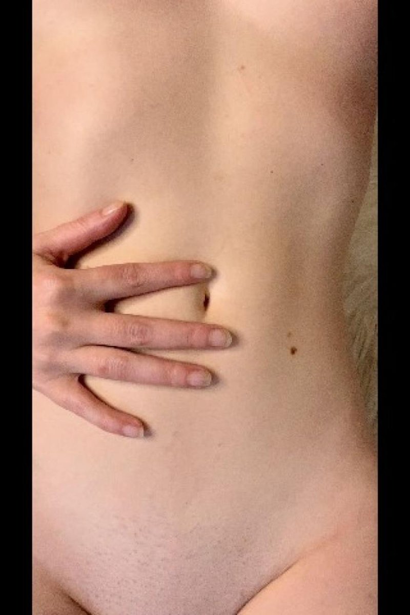 Belly Button Short - Screenshot 1 of 4 - Belly Fetish