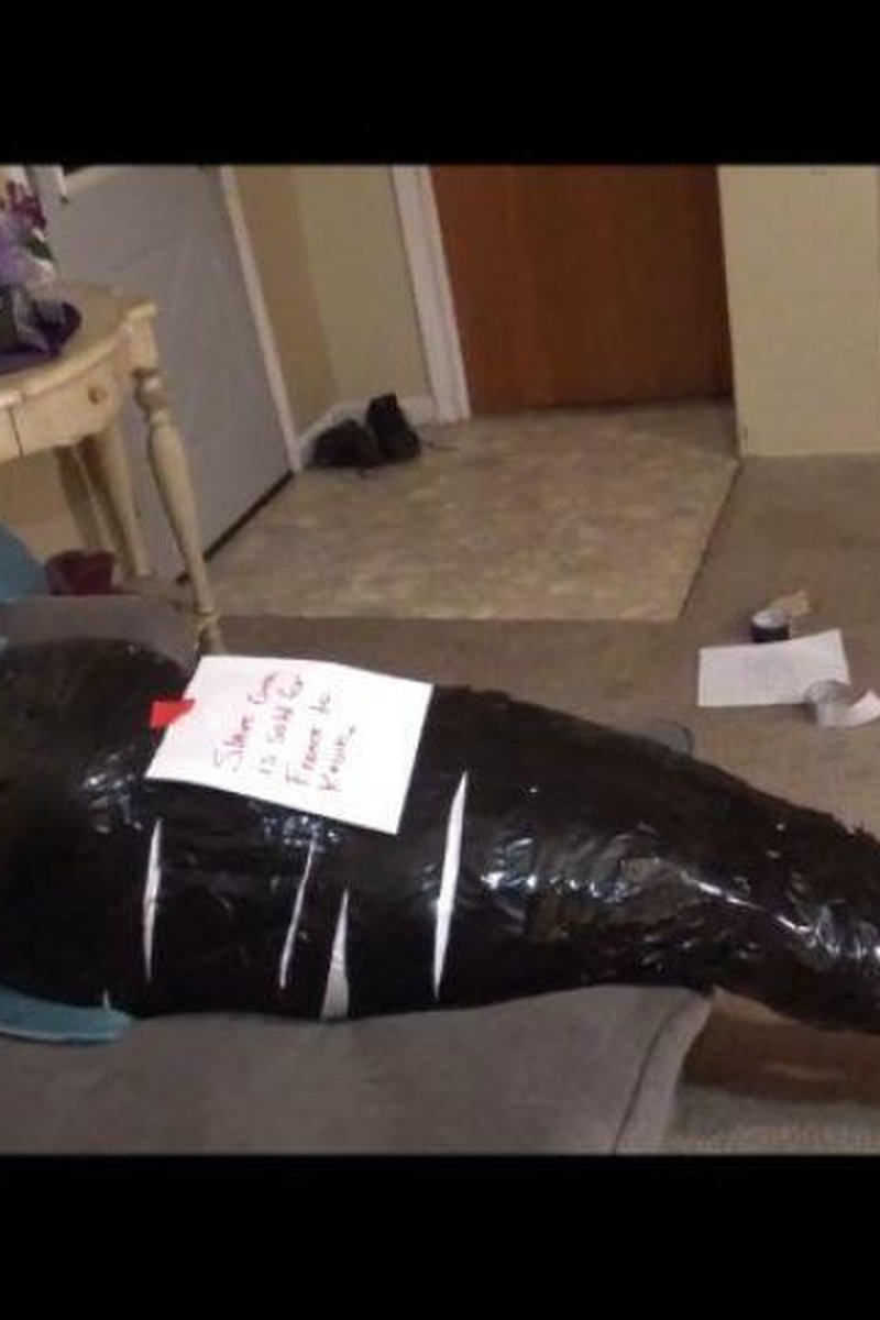 6 Layer Mummification - Screenshot 1 of 4 - Blindfold