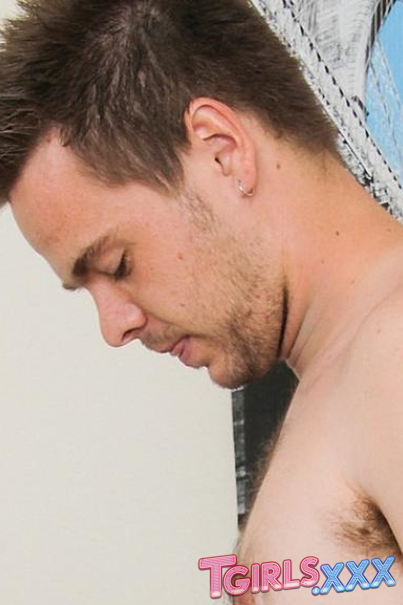 Iris Indigo - Screenshot 1 of 4 - Transgender