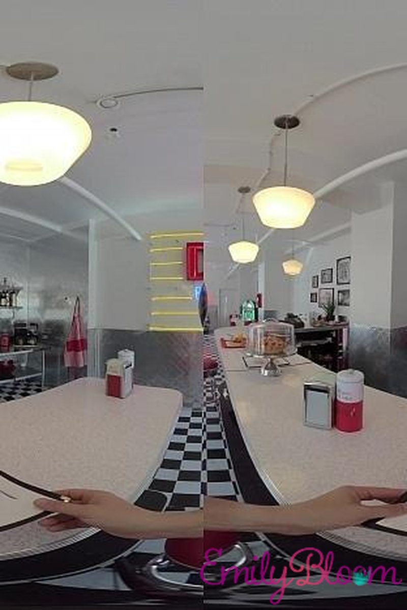 Waitress VR - Screenshot 1 of 4 - Big Tits