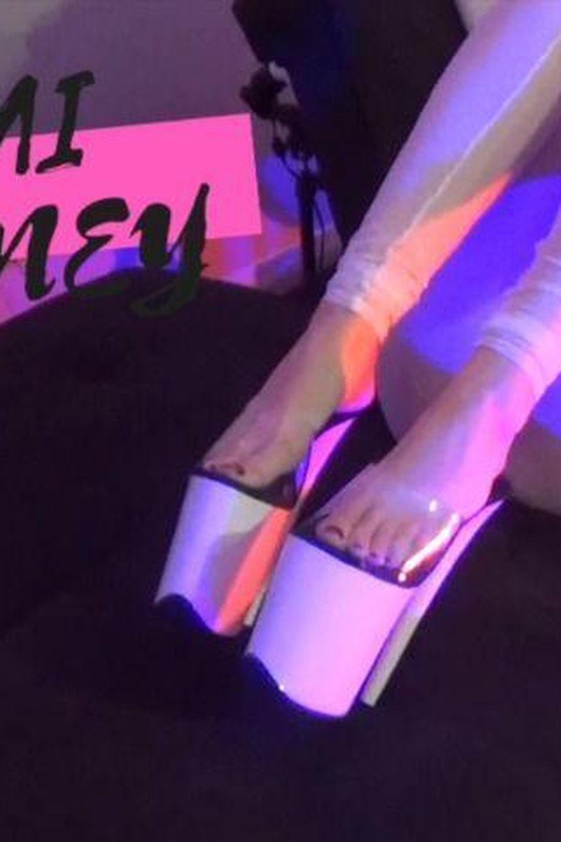 Cum In My Shoes - Screenshot 1 of 4 - Foot Fetish