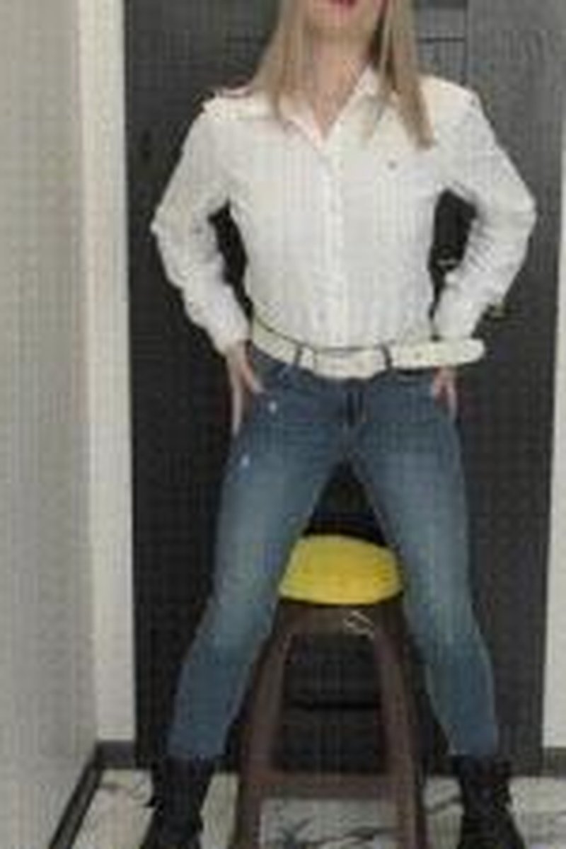 Jeans Wetting - Screenshot 1 of 4 - Jeans