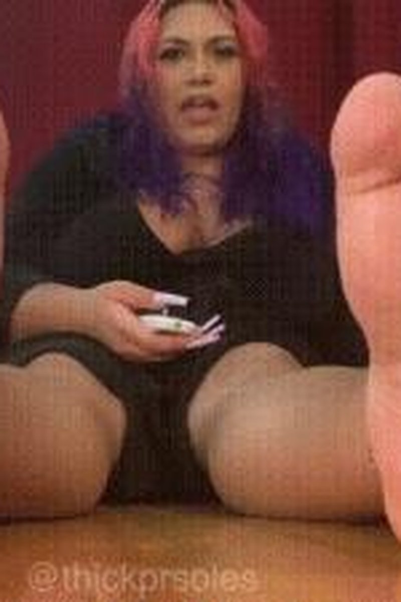 Self Ko Session Soles Up - Screenshot 1 of 4 - BBW