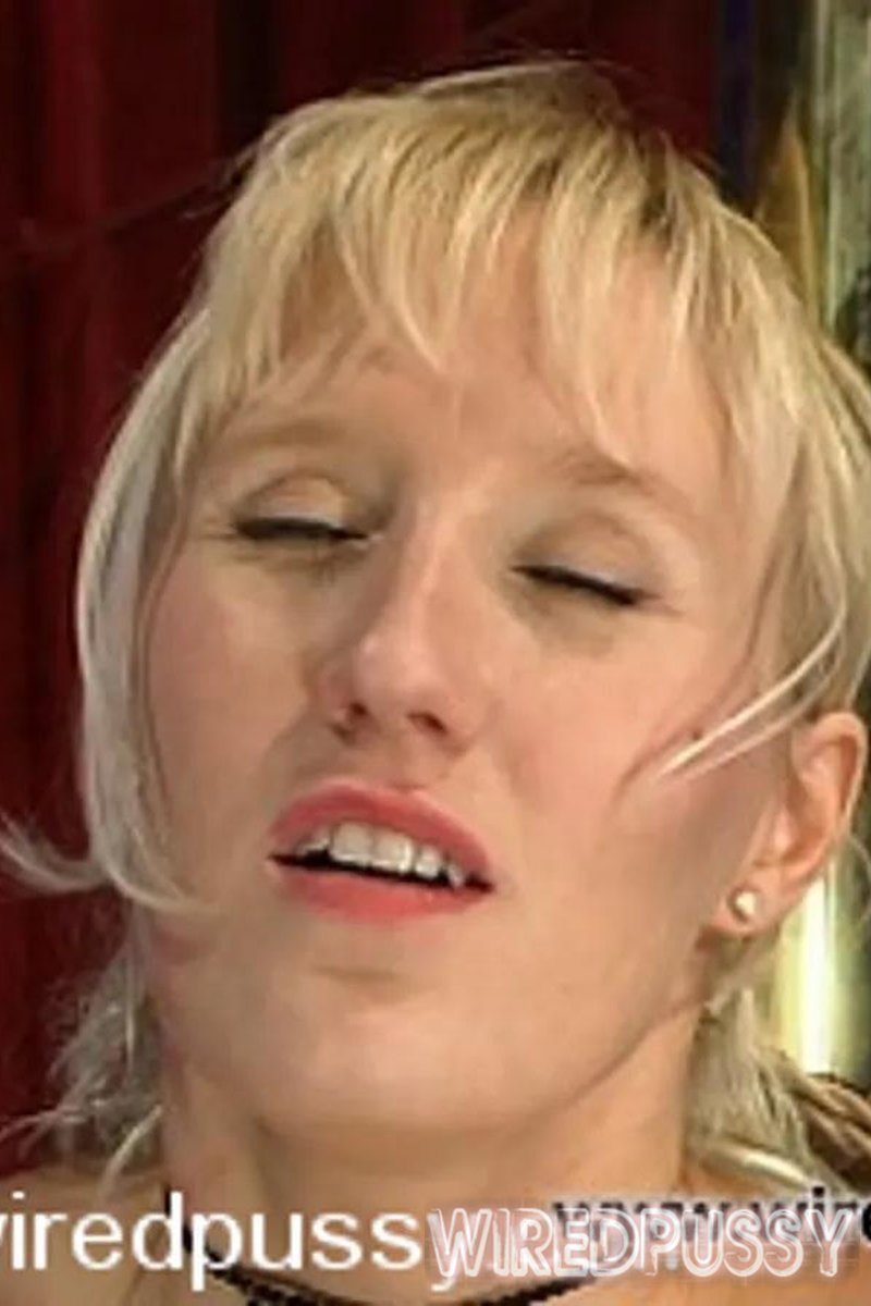 Abbey - Screenshot 1 of 4 - Anal