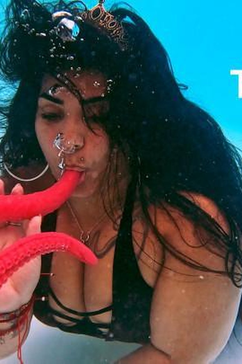 Zombie-X Tentacles - Screenshot 1 of 4 - Blowjob
