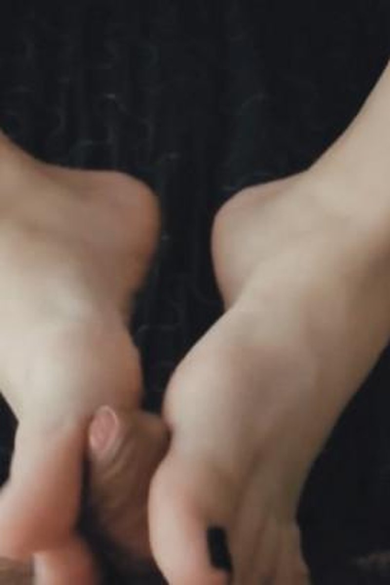 Foot Tease - Screenshot 1 of 4 - BBW