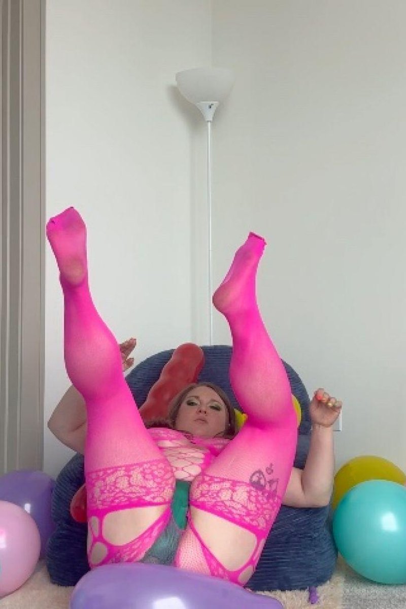 Orgasmic Pop - Screenshot 1 of 4 - Balloon Fetish