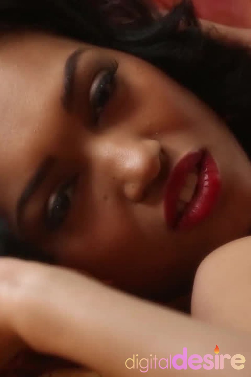 Noel Monique - Screenshot 1 of 4 - Babes