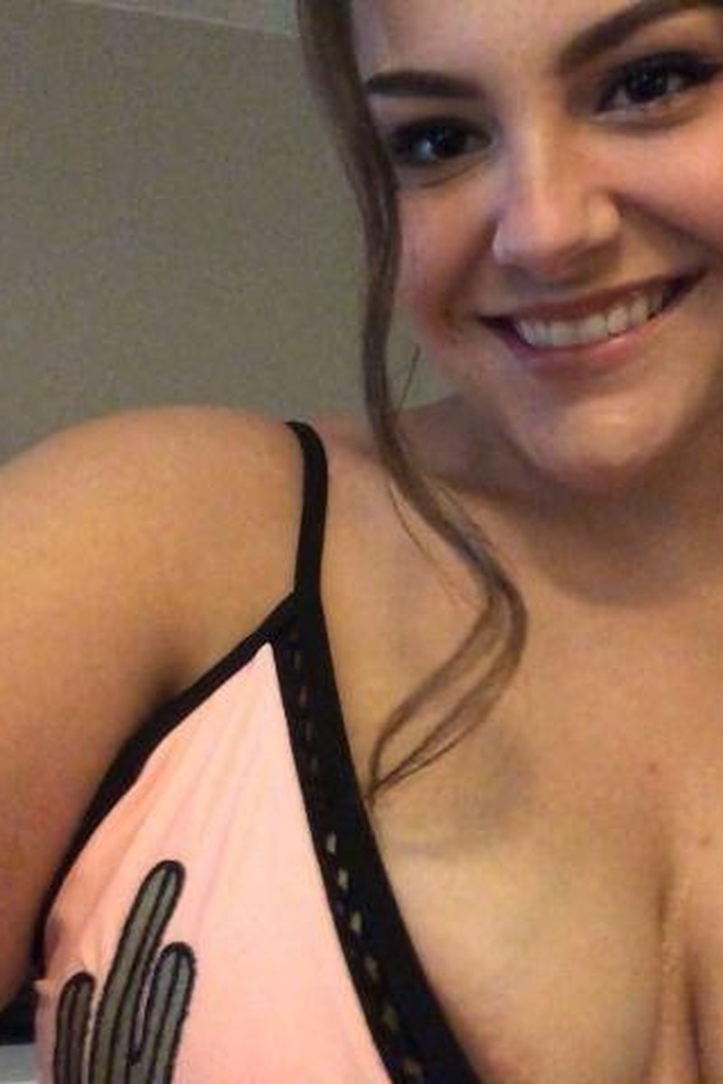 Bouncing Boobies - Screenshot 1 of 4 - Big Tits