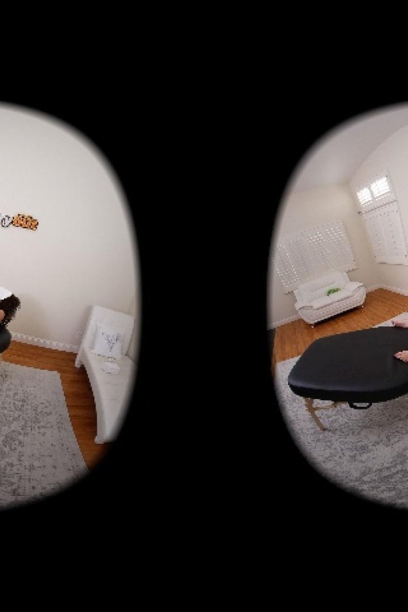 Naughty Massage With Frecklemonade 180 VR - Screenshot 1 of 4 - Black
