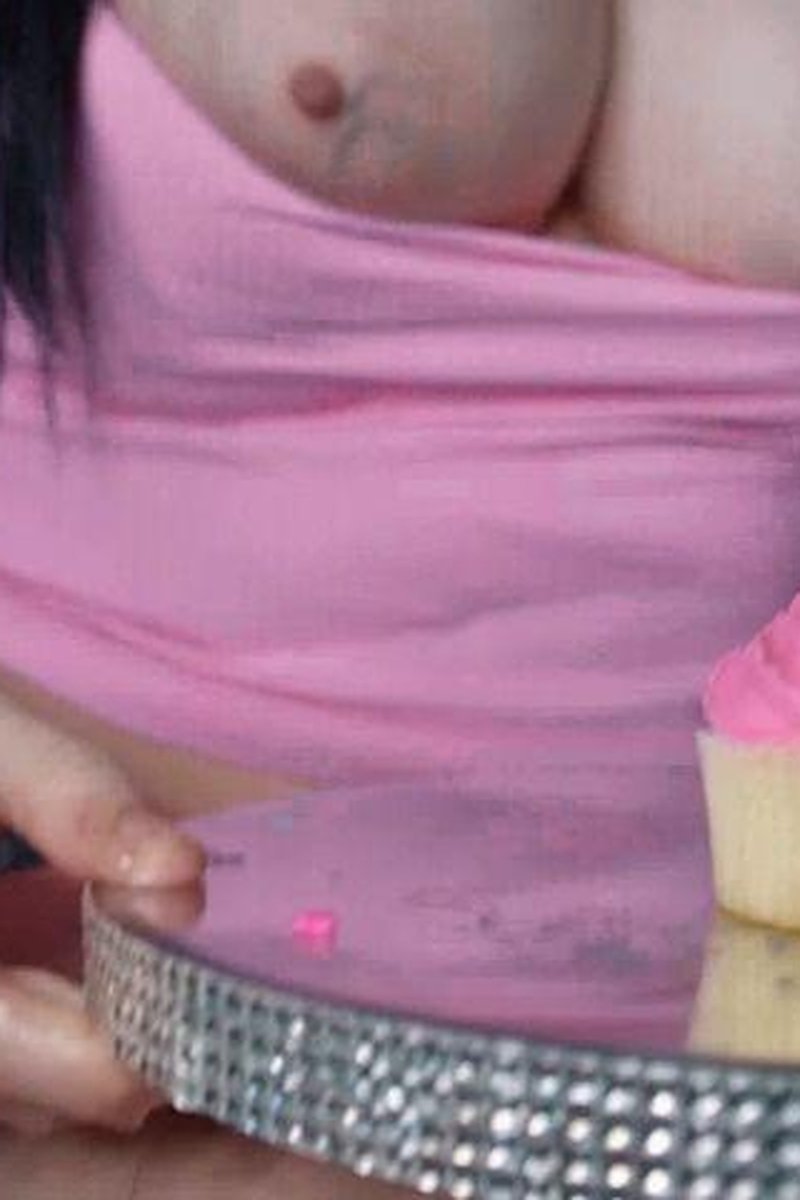 CEI Cumcake - Screenshot 1 of 4 - Cum Eating
