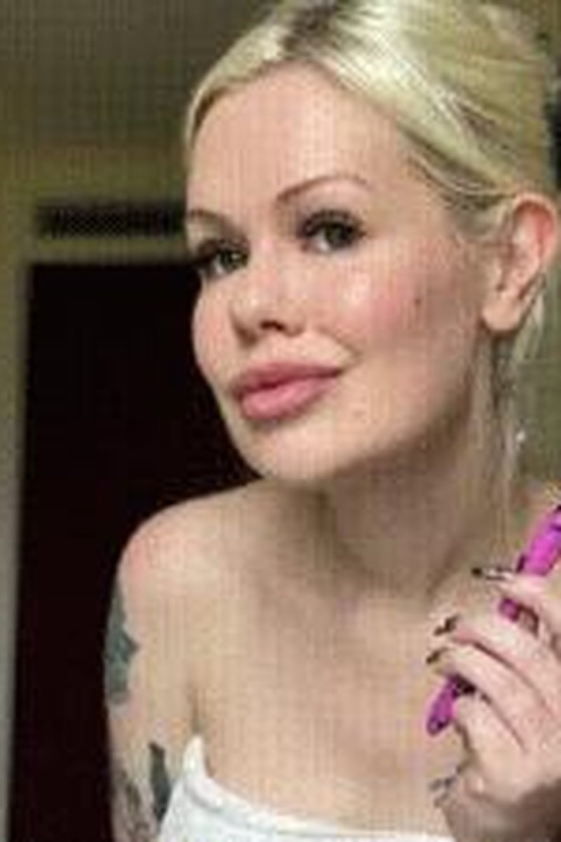 Teeth Brushing ASMR - Screenshot 1 of 4 - ASMR