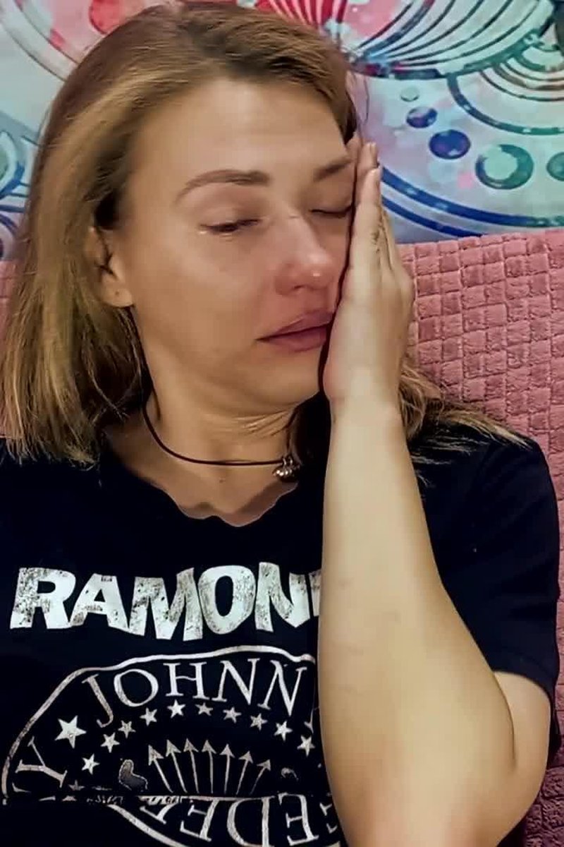 Tears - Screenshot 1 of 4 - Broken