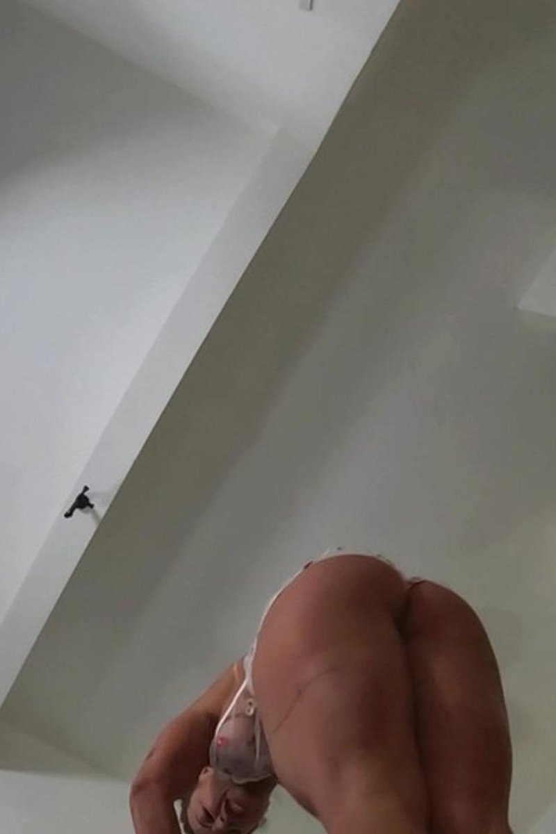 Hard Trampling* - Screenshot 1 of 4 - Foot Fetish