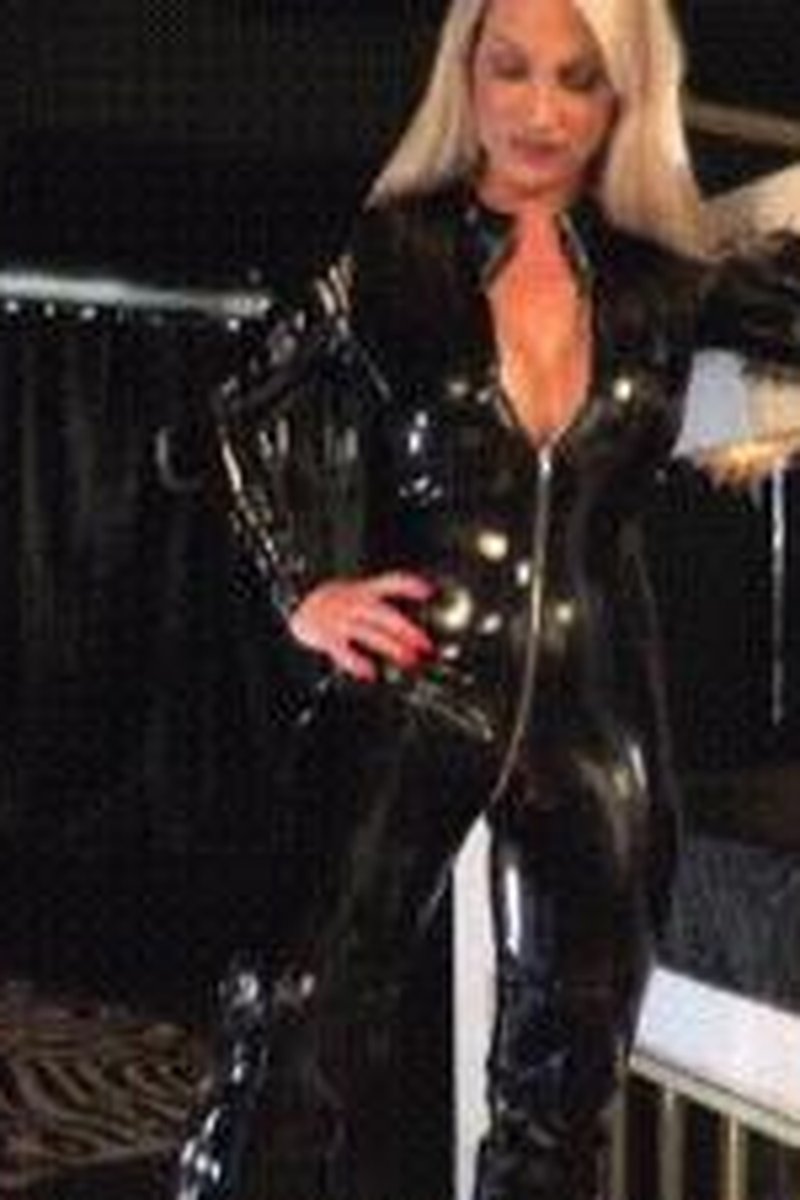Heaven And Hell - Screenshot 1 of 4 - BDSM