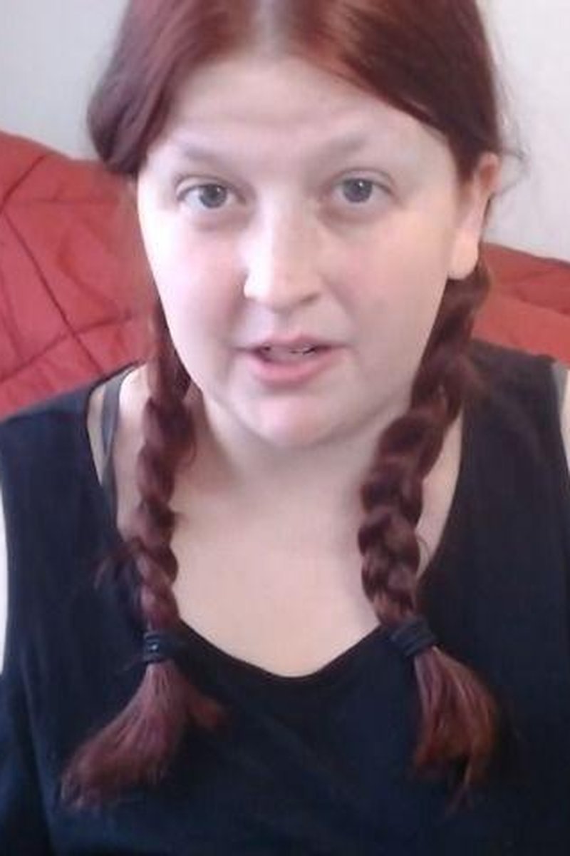 A Quick Sissy Makeup Tutorial - Screenshot 1 of 4 - Femdom