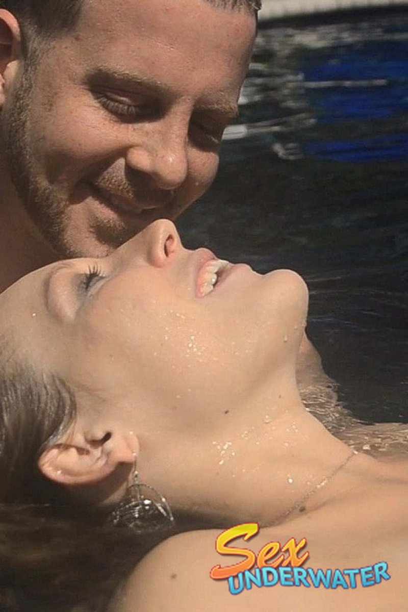 Nikki Does - Screenshot 1 of 4 - Water
